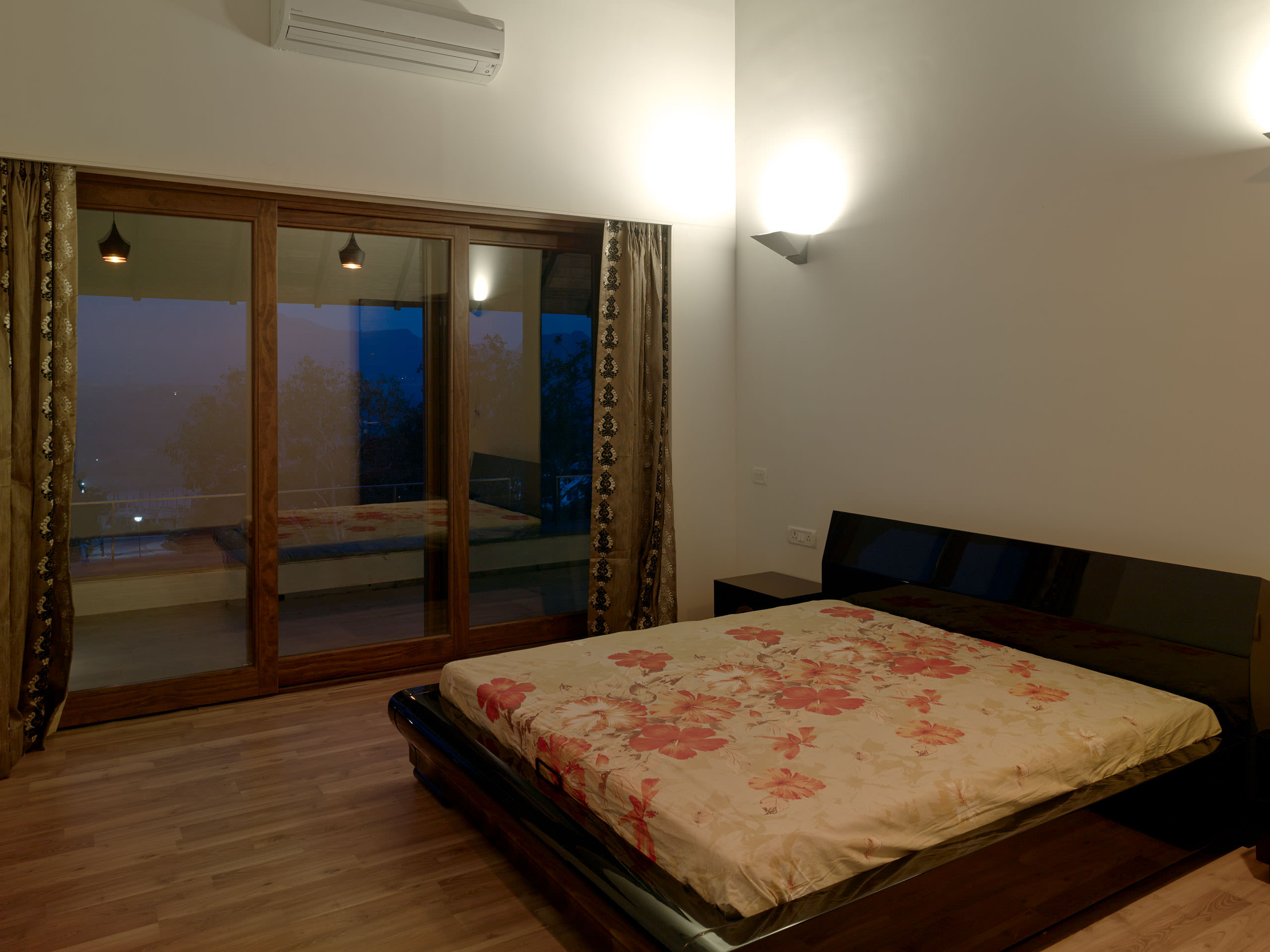 E14489 Alpa 042115 j2560